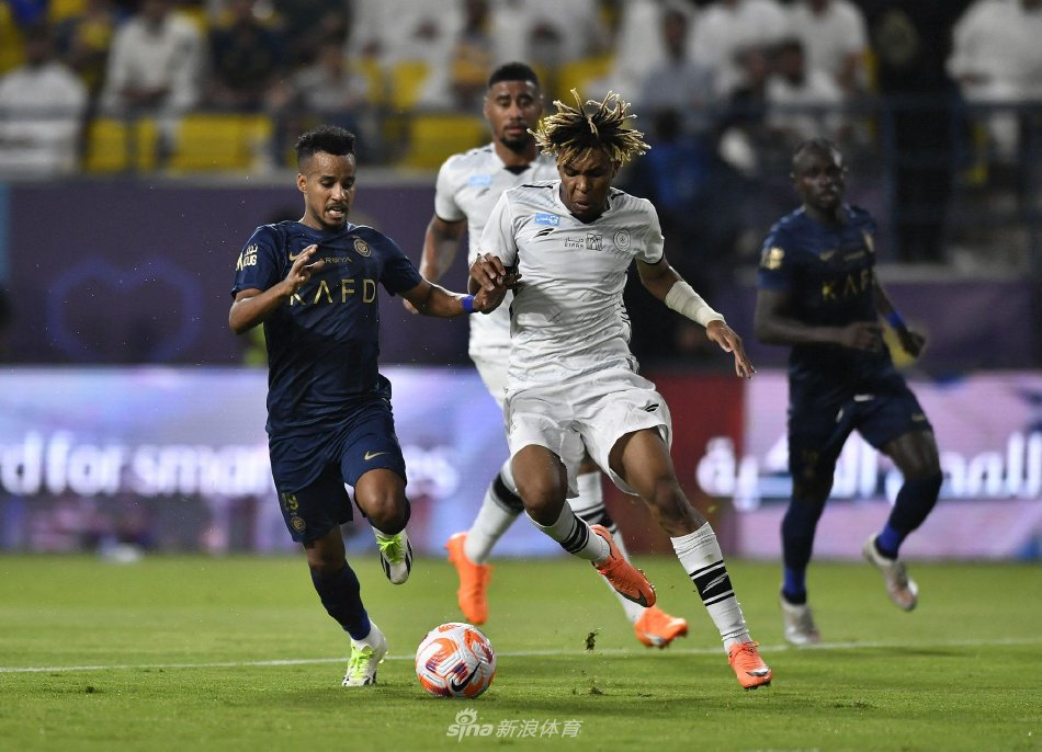 却以强大的 却以强大的