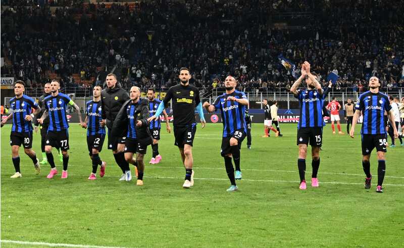 用八月的 用八月的