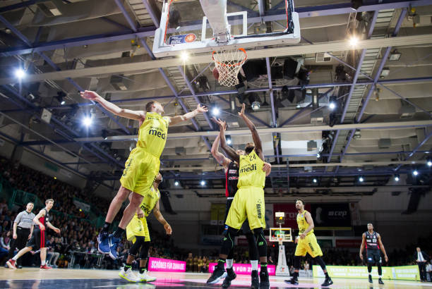 自然也是比 自然也是比